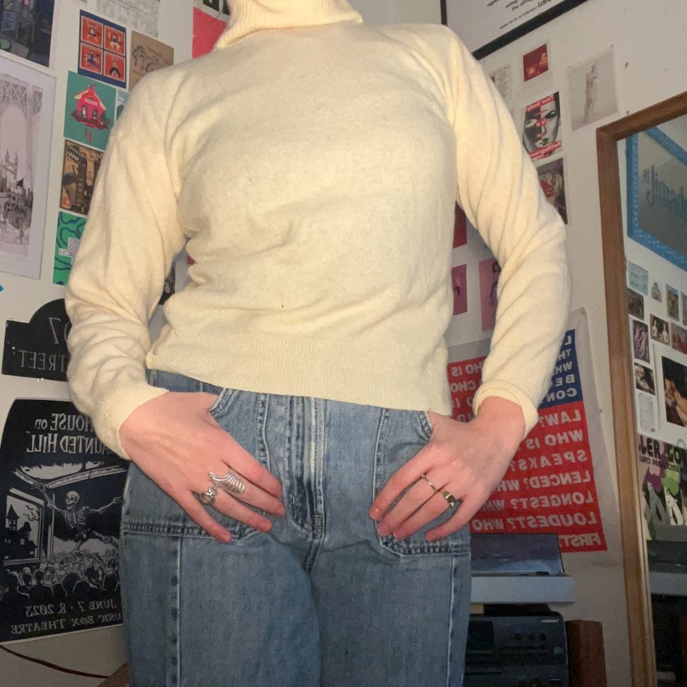 Vintage White Wool Sweater size small
